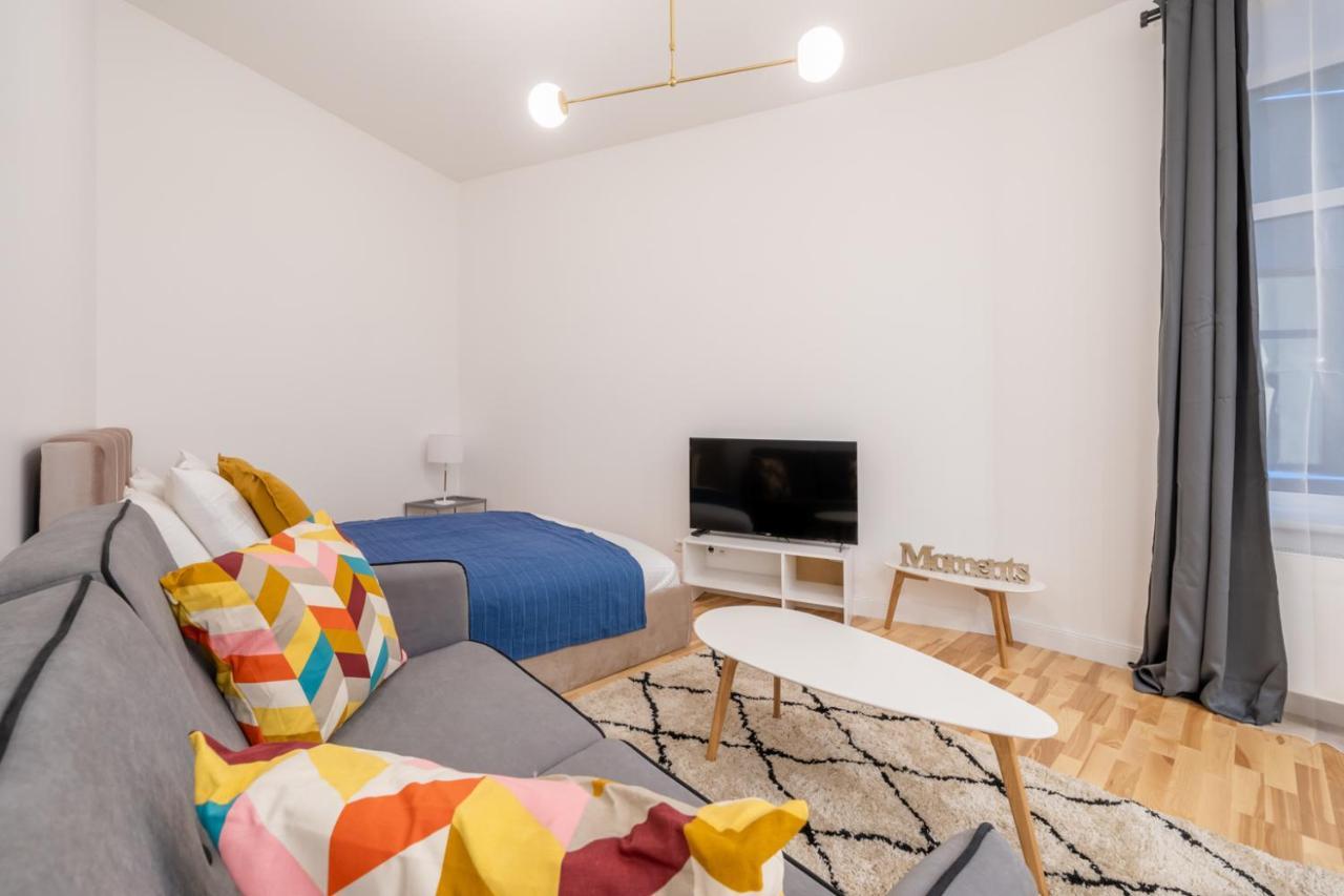 Lacplesa24 - Modern Studios In Riga City Center Bagian luar foto